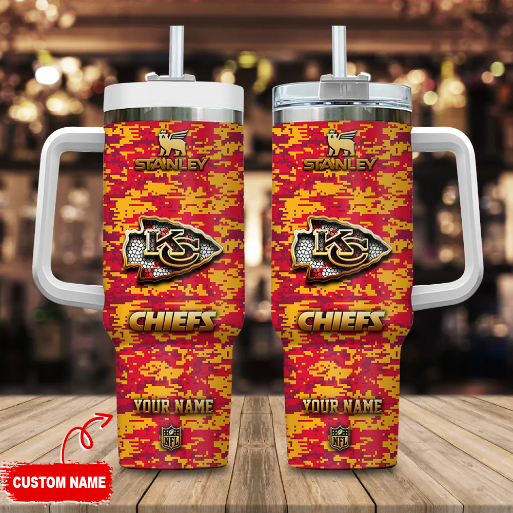 Kansas City Chiefs NFL Camouflage Golden Logo Custom Stanley Quencher 40oz Stainless Steel Tumbler With Handle